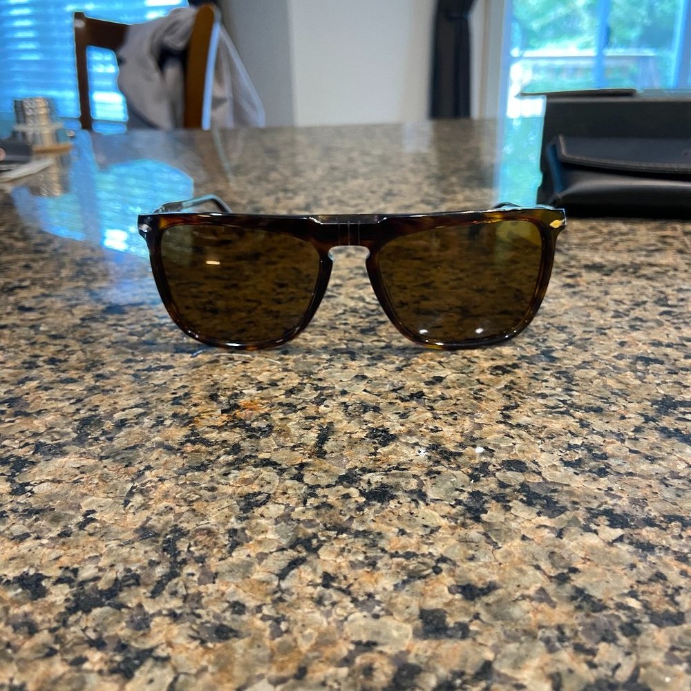 Persol PO3225S - Havana frame and polarized brown lens